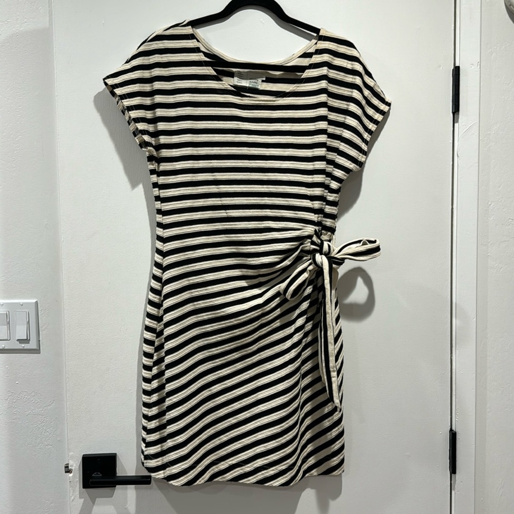 Anthropologie black and cream dress with bow.